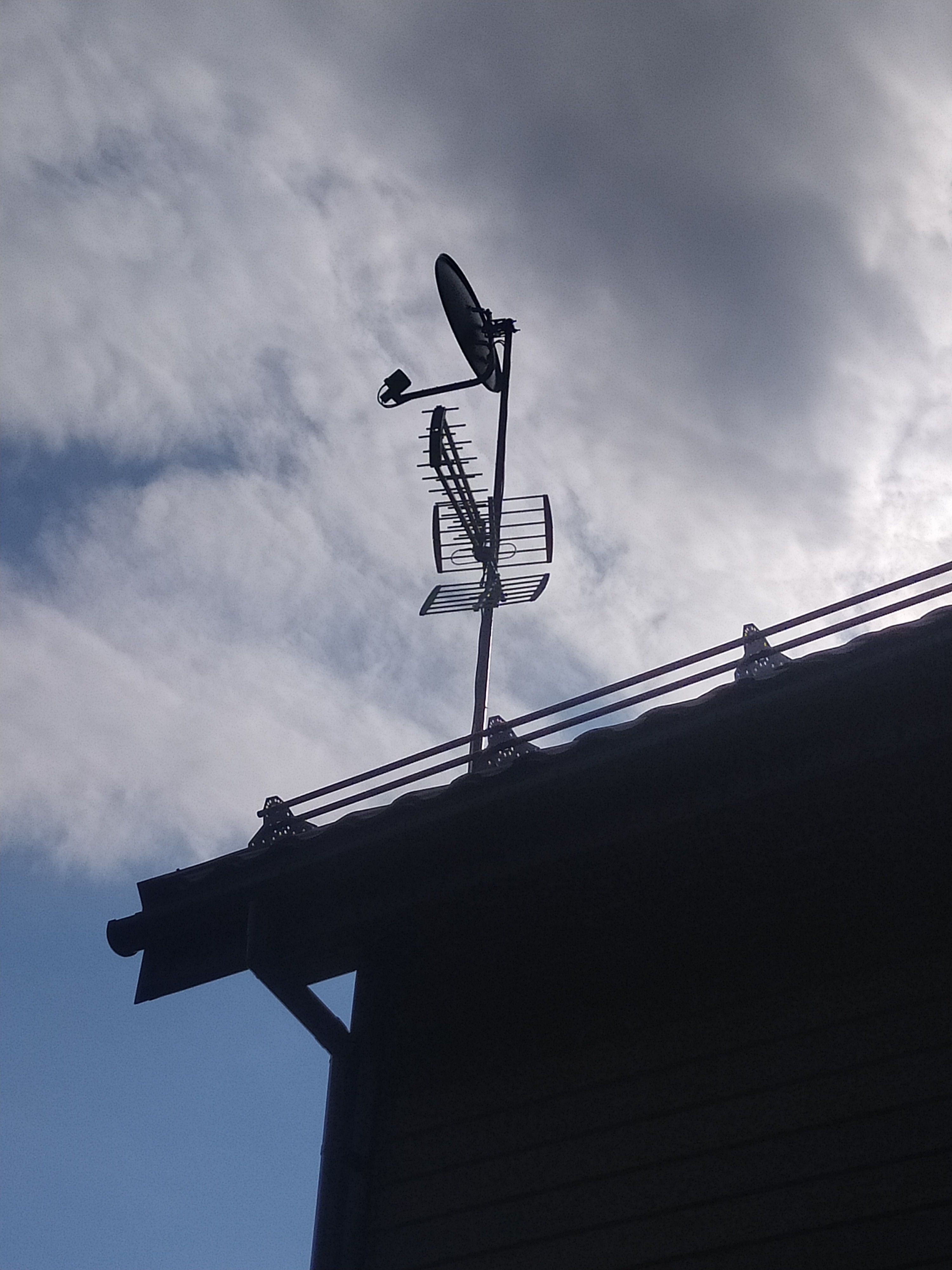 антенна на крыше для подключения беспроводного интернета 4G